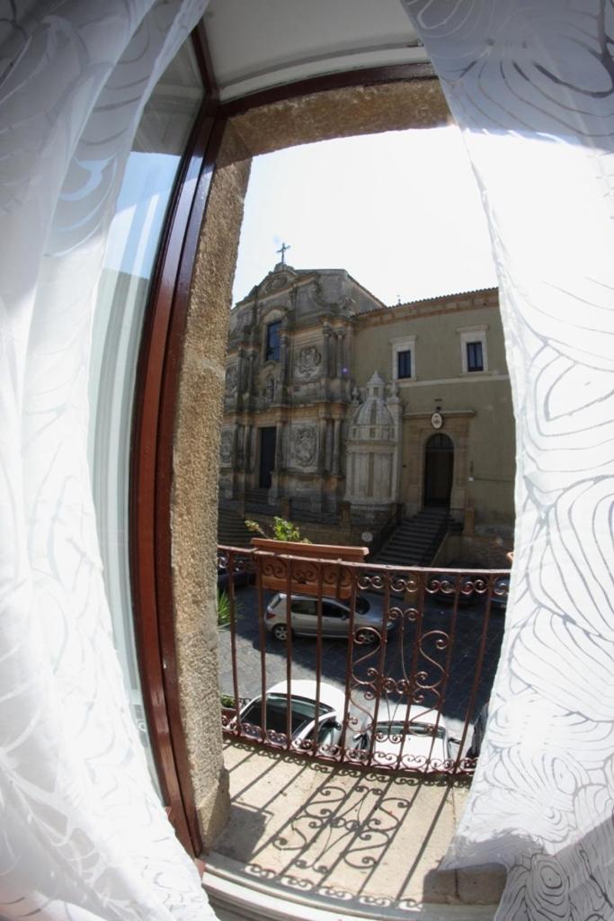 Gualtiero Camere & Suite Caltagirone Phòng bức ảnh